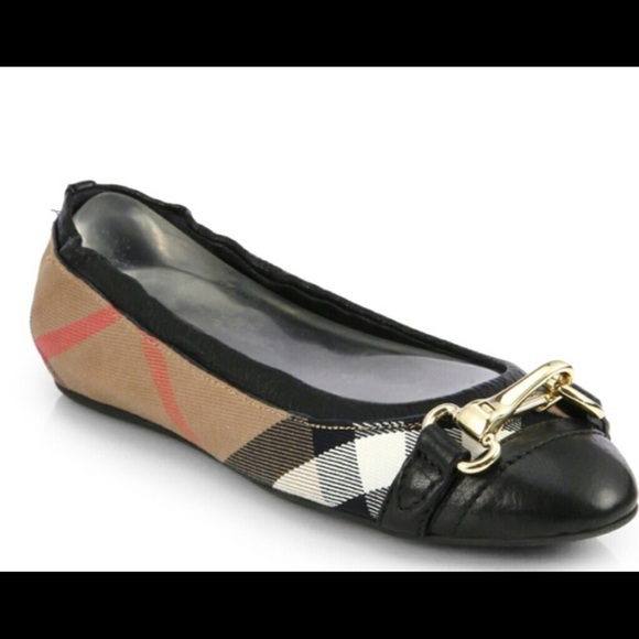 Burberry Shoes - Authentic Burberry Buckle Ballet Flags❤️..